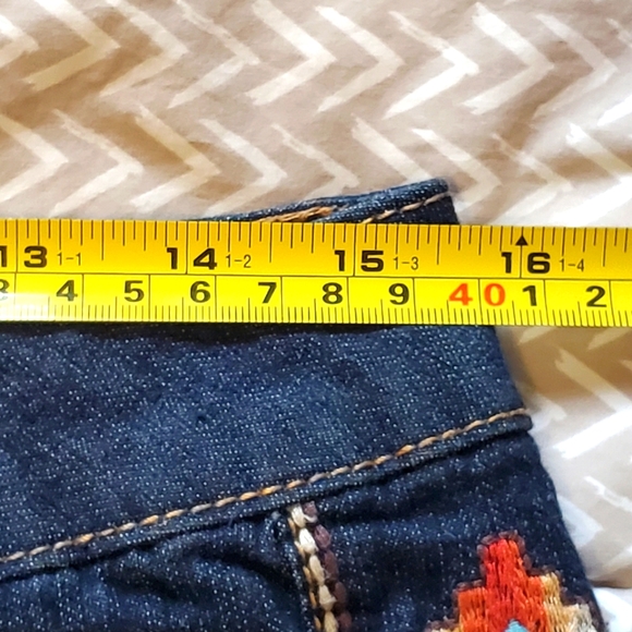 Denim Society Western Embroidered Shorts sz 11 EUC - Picture 7 of 9